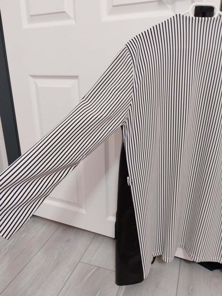 Siyah Deri Drapeli Midi Yelek - Görsel 4