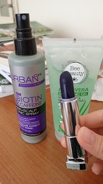 Saç spreyi nemlendirici ve maybelline ruj