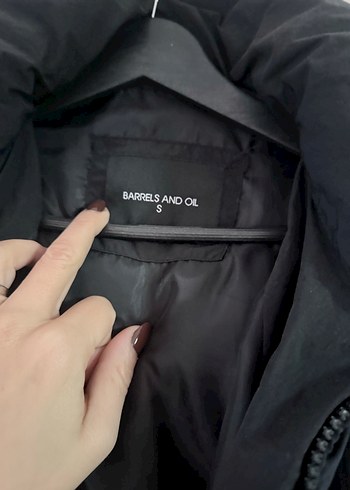 Siyah şişme Mont - Görsel 2