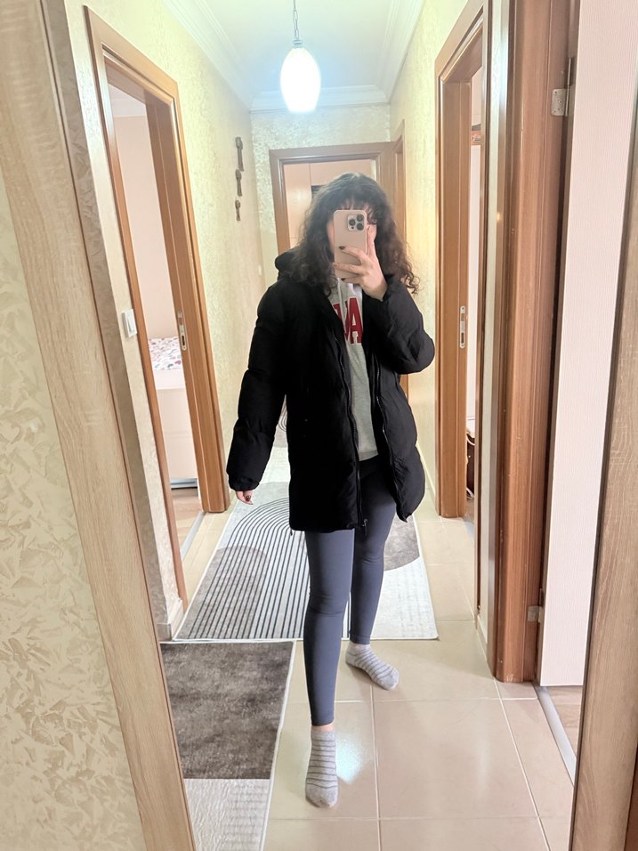 Siyah şişme Mont - Görsel 3