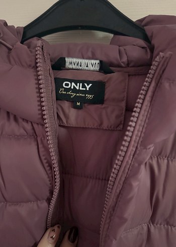 Mor Kapüşonlu Fermuarlı Kadın Mont - Görsel 2