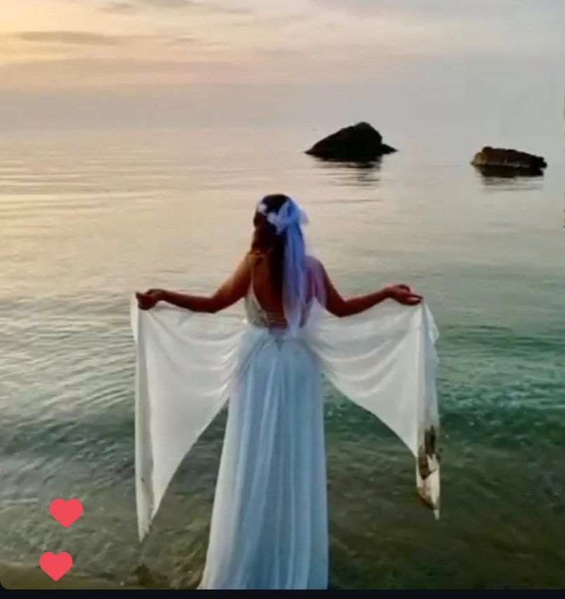 Beyaz Drapeli Uzun Straplez Kadın Elbise - Görsel 2