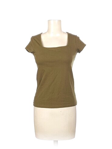 Defacto T-shirt %70 İndirimli.