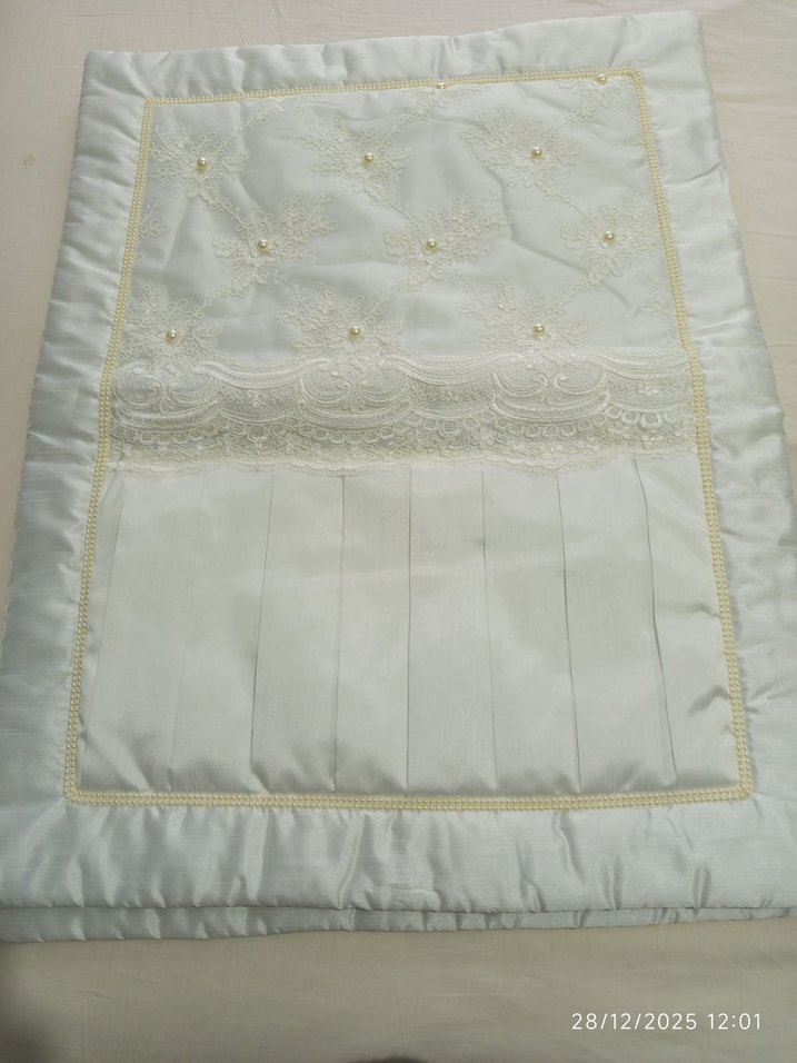 Dantelli KırıkBeyaz Yatak Örtüsü - Görsel 5