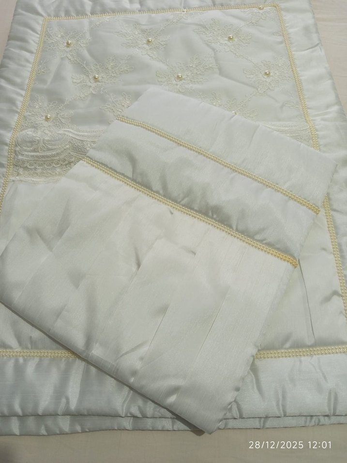 Dantelli KırıkBeyaz Yatak Örtüsü - Görsel 4