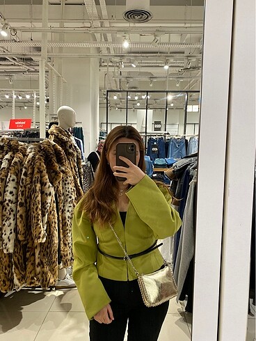 s Beden yeşil Renk Zara kemerli vücuda oturan blazer