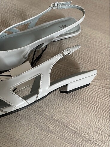 Zara sivri burunlu arkası açık babet - Görsel 6