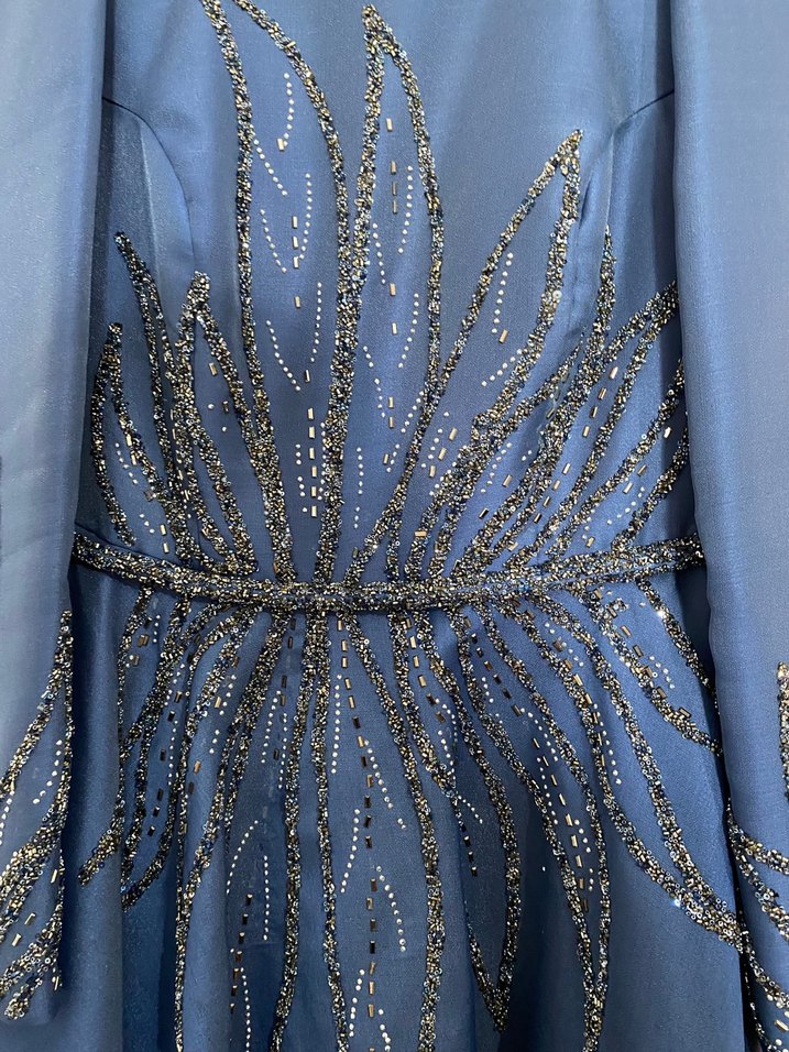 Mavi İşlemeli Uzun Kollu Abiye Elbise - Görsel 3