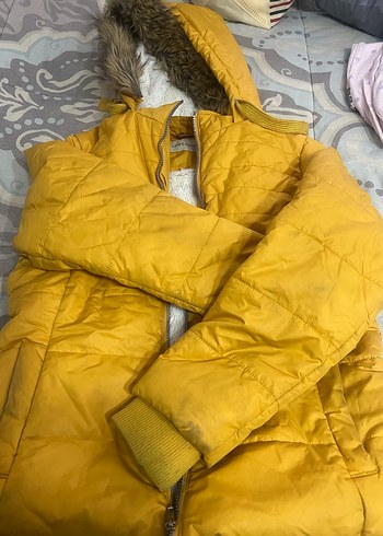 Sarı Kapüşonlu Kadın Kışlık Mont - Görsel 2