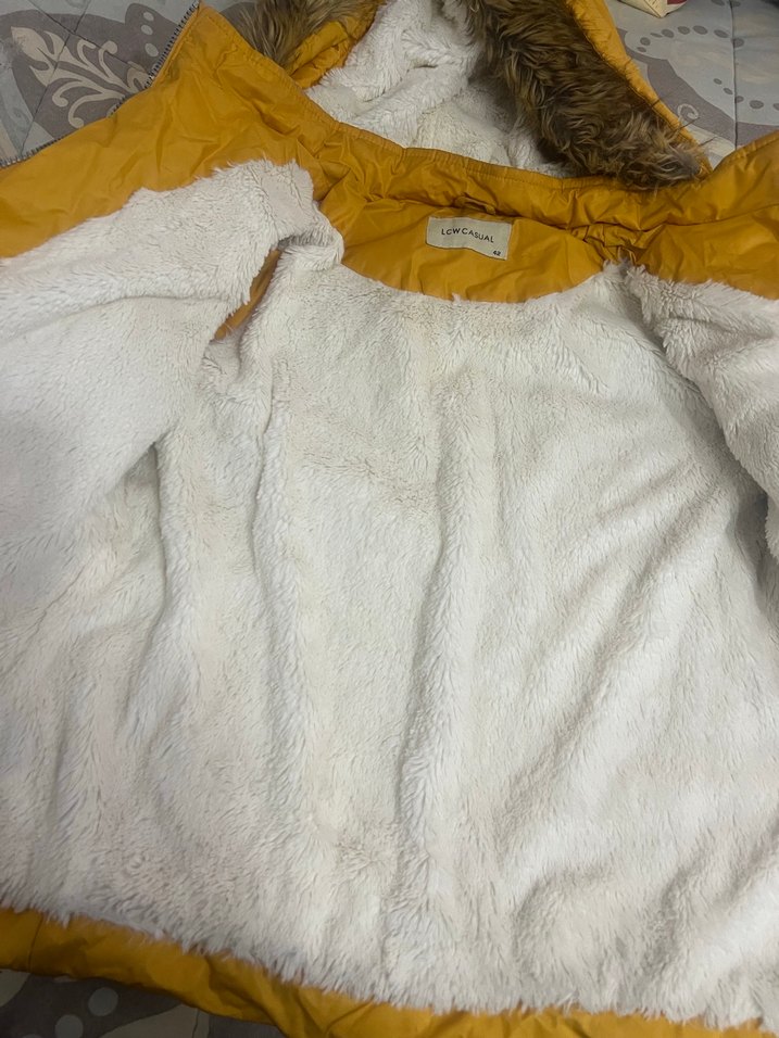 Sarı Kapüşonlu Kadın Kışlık Mont - Görsel 3