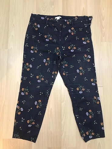 Çiçekli Pantalon