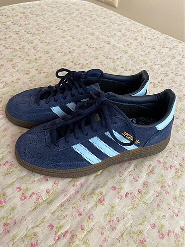 Spezial Adidas