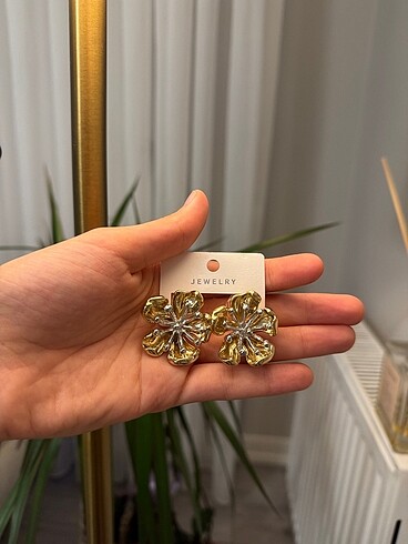 Diğer Zara Model Küpe