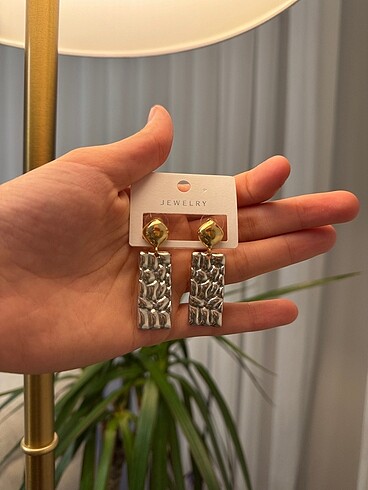 Diğer Zara Model Küpe