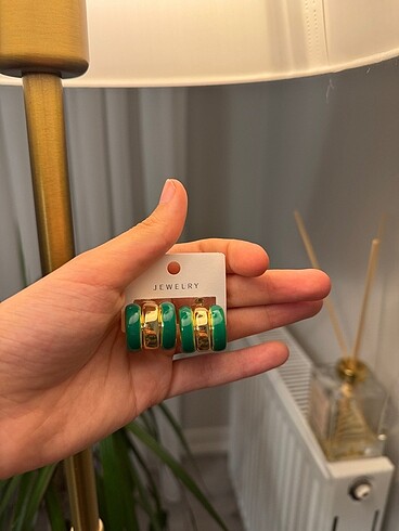 Beden yeşil Renk Zara Model Küpe