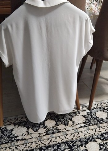 Gri Şeritli Beyaz Kısa Kollu Kadın Gömlek - Görsel 2