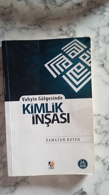 Vahyin Gölgesinde - KİMLİK İNŞASI 