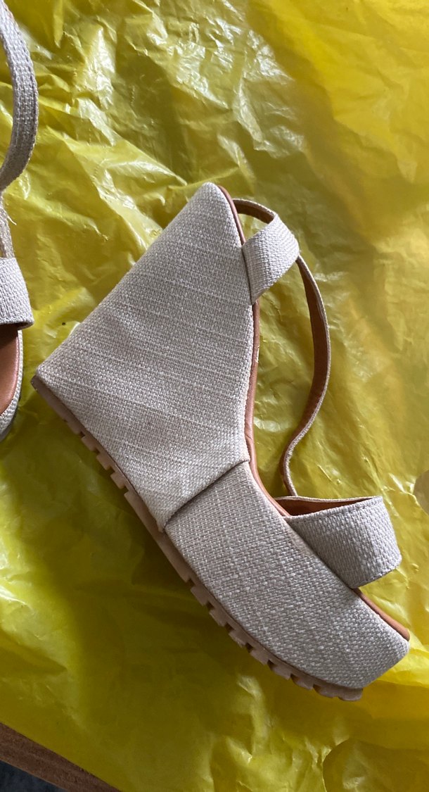 Bej Kadın Dolgu Topuklu Sandalet - Görsel 2