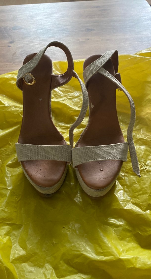 Bej Kadın Dolgu Topuklu Sandalet - Görsel 3