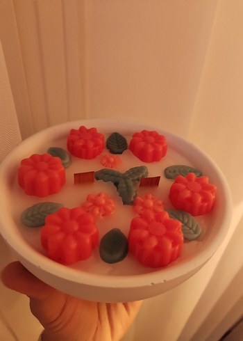 Renkli Kırmızı Süslemeli Mum - Görsel 3