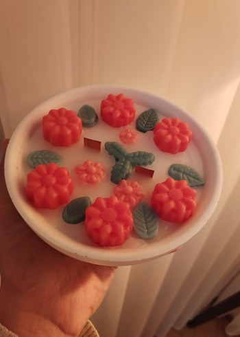 Renkli Kırmızı Süslemeli Mum - Görsel 2