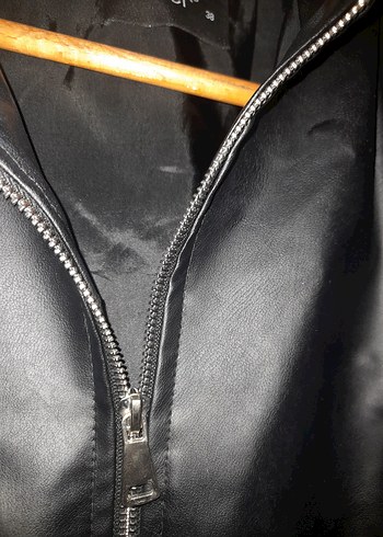 Kemer Detaylı Siyah Deri Kadın Ceket - Görsel 3