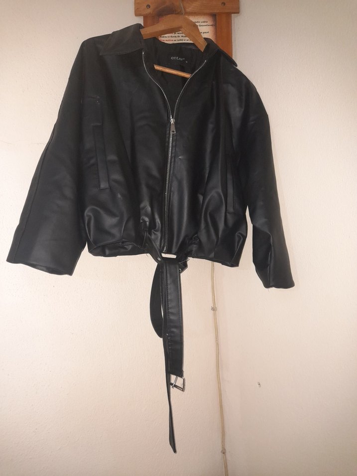 Kemer Detaylı Siyah Deri Kadın Ceket - Görsel 2