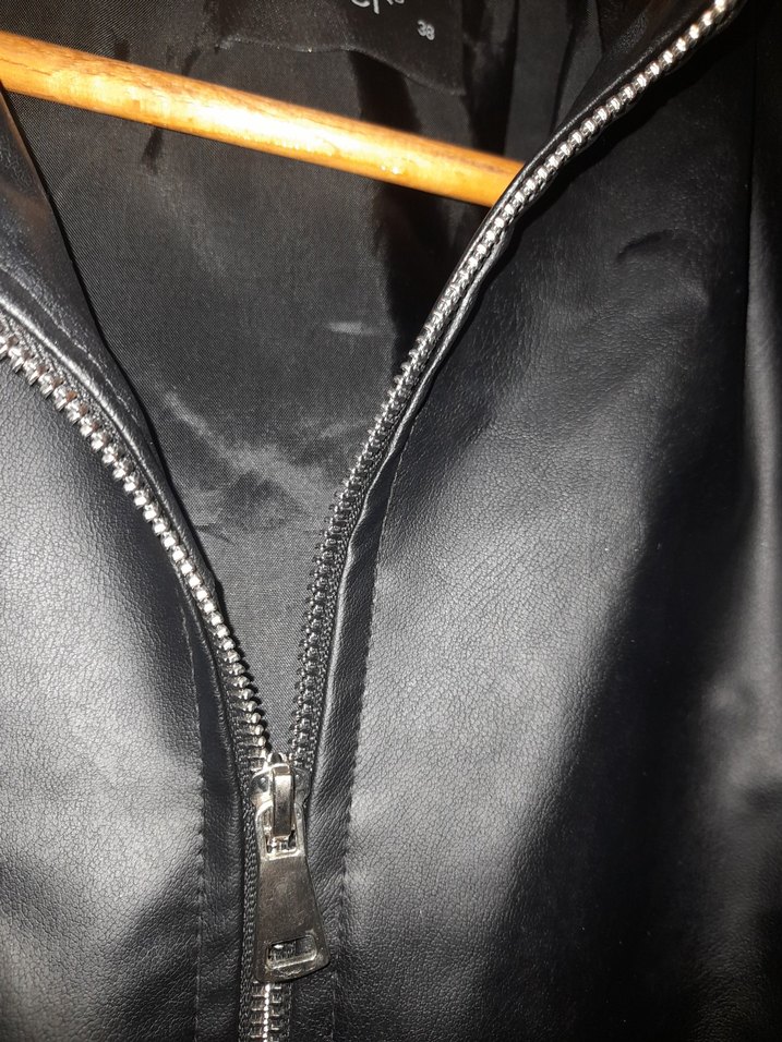 Kemer Detaylı Siyah Deri Kadın Ceket - Görsel 3