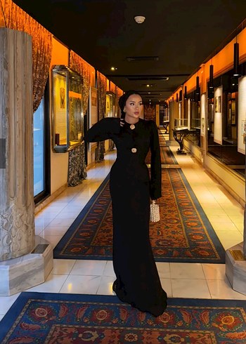 Uzun Siyah Kadın Elbise - Klasik Şıklık - Görsel 3