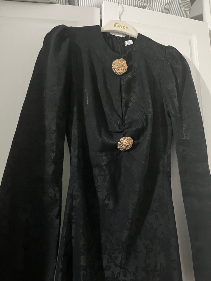 Uzun Siyah Kadın Elbise - Klasik Şıklık - Görsel 4