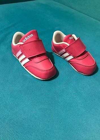 Adidas 19 Numara İlk Adım Ayakkabısı