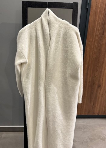 Uzun Kollu Beyaz Örgü Kadın Hırka - Görsel 4