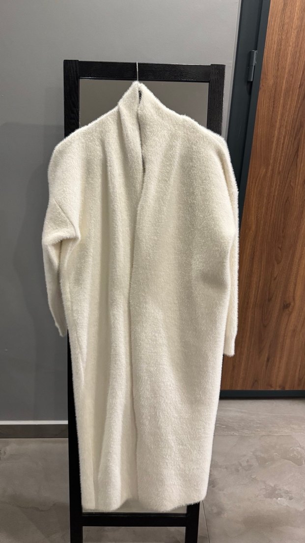 Uzun Kollu Beyaz Örgü Kadın Hırka - Görsel 4