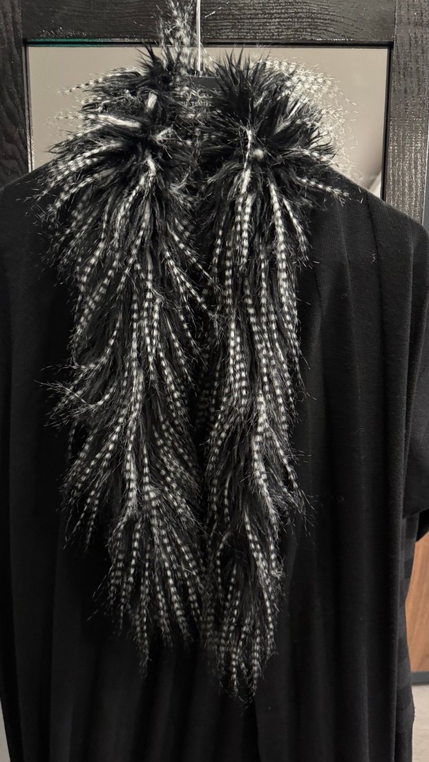 Yakası Kürklü Tasarım Hırka - Görsel 2