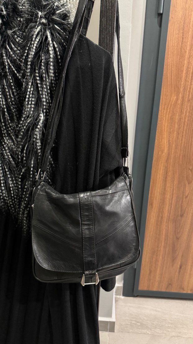 Siyah Deri Tokalı Kadın Çanta - Görsel 2