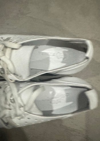 Minimalist Beyaz Stiletto Topuklu Kadın Spor Ayakkabı - Görsel 4