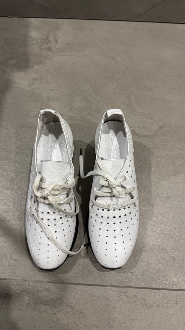 Minimalist Beyaz Stiletto Topuklu Kadın Spor Ayakkabı - Görsel 2