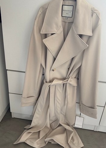 Bej Uzun Kadın Trençkot - Kemerli, Regular Fit - Görsel 4