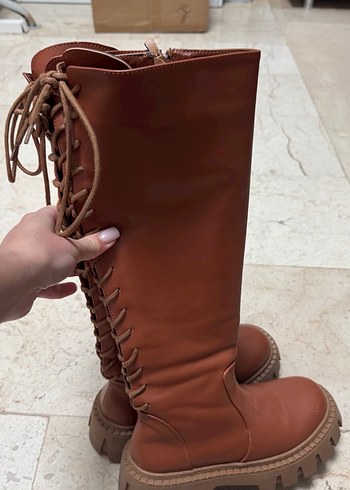 Dizüstü Kahverengi Deri Stiletto Çizme - Görsel 3