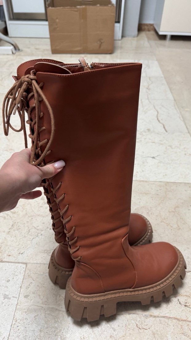 Dizüstü Kahverengi Deri Stiletto Çizme - Görsel 3