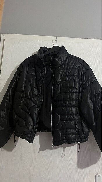 BERSHKA mont