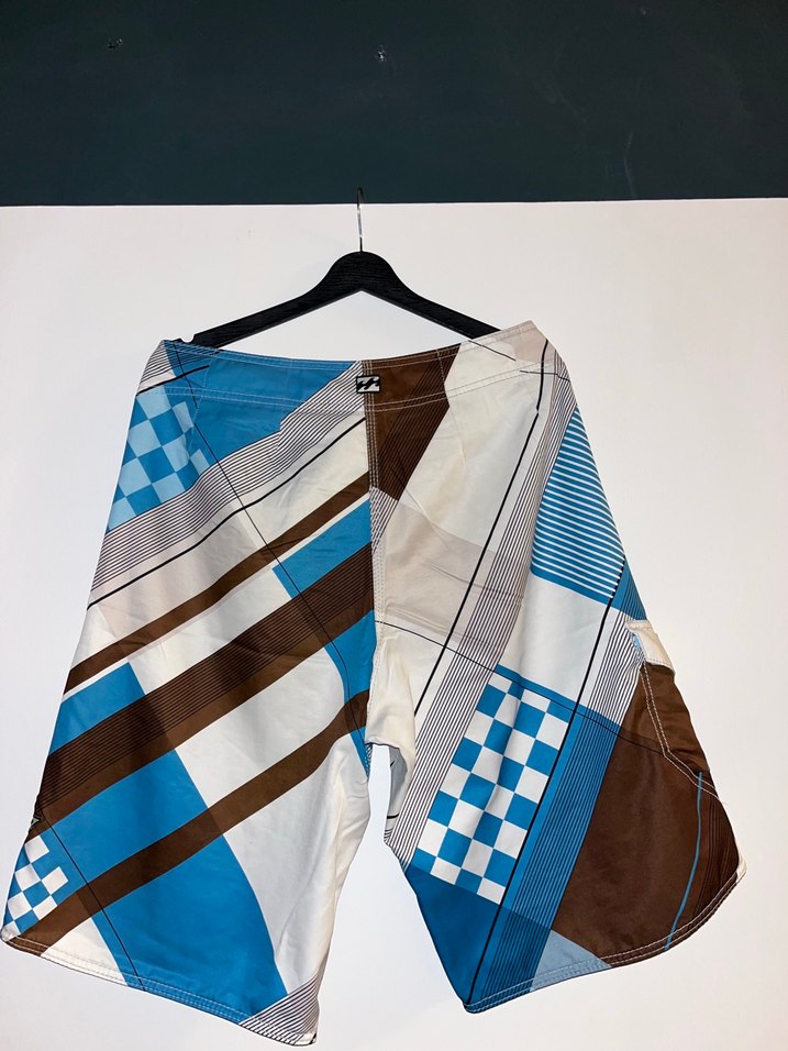 Erkek Desenli Mavi Kemerli Deniz Şortu - Görsel 2