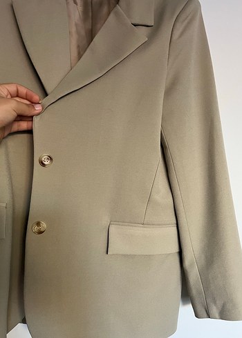 38 Beden Bej Düğmeli Klasik Kesim Kadın Blazer ürünü 2 defa giydim