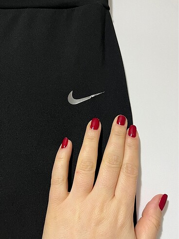 s Beden Nike siyah desenli tayt