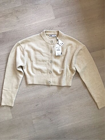 Zara ZARA KREM HIRKA