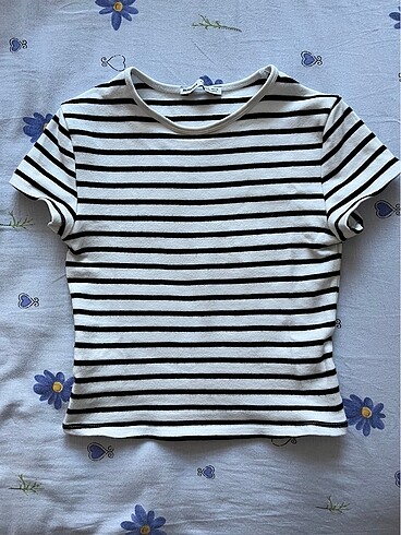 BERSHKA tshirt