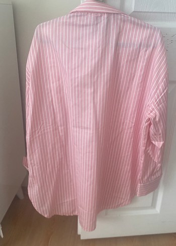 Pembe Çizgili V Yaka Kadın Gömlek - Görsel 2