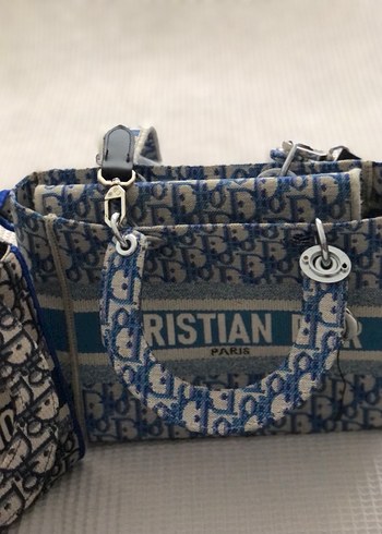 Christan diyor