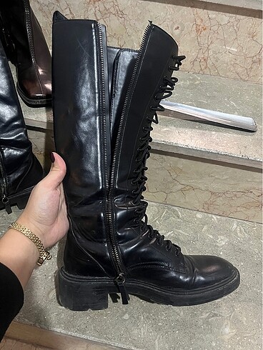 39 Beden Zara Bağcıklı Çizme uzun