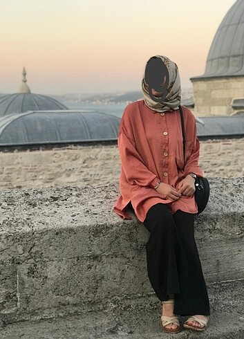 Saten gömlek 